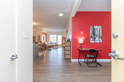 #303-5822 Garden St, Duncan, BC - Indoor Photo Showing Other Room