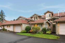 #8-500 Marsett Pl Saanich, BC V8Z 7J1