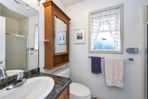 #1-10001 Fifth St, Sidney, BC - Indoor