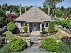 3354 Wishart Rd Colwood, BC V9C 1R4