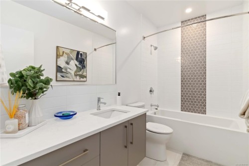 #205-990 Doumac Ave, Saanich, BC - Indoor Photo Showing Laundry Room