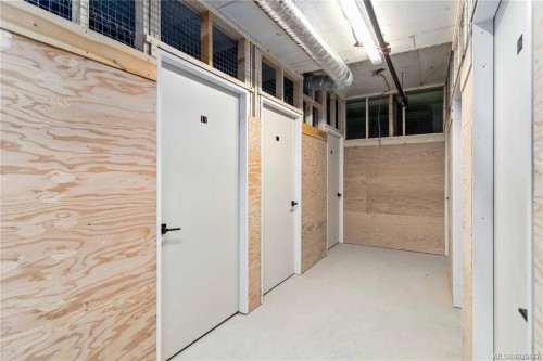 #205-990 Doumac Ave, Saanich, BC - Indoor Photo Showing Garage