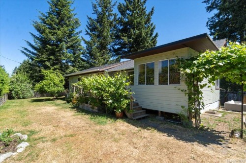 980 Poplar Way, Whiskey Creek, BC 