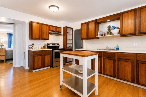 1736 Cedar Hill Cross Rd, Saanich, BC 