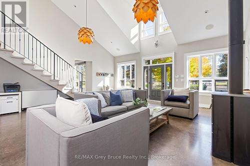 great room with wood fireplace - 3476 Garden Of Eden Road, Clearview, ON 