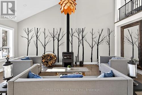 3476 Garden Of Eden Road, Clearview, ON 
