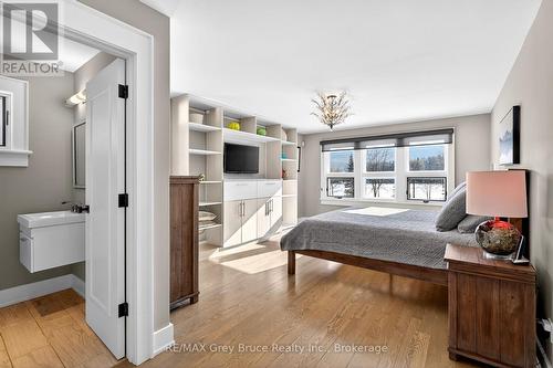 3476 Garden Of Eden Road, Clearview, ON 
