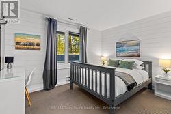 LOWER BED ROOM - 