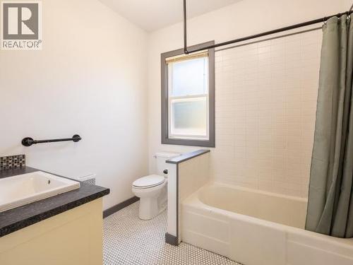 6896 Drake Street, Powell River, BC 