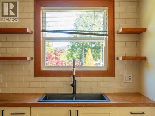 6896 Drake Street, Powell River, BC 