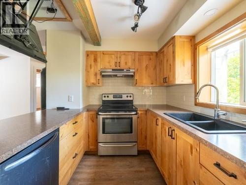 6896 Drake Street, Powell River, BC 