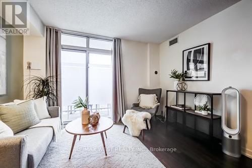 704 - 812 Lansdowne Avenue, Toronto, ON 