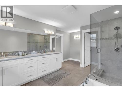 3359 Cougar Road Unit# 71, West Kelowna, BC - Indoor Photo Showing Bathroom