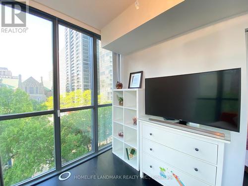 606 - 101 Charles Street E, Toronto, ON - Indoor Photo Showing Other Room