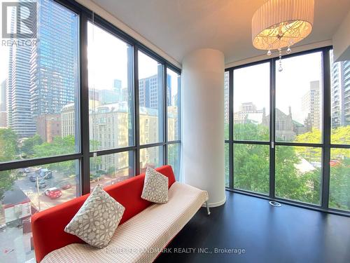 606 - 101 Charles Street E, Toronto, ON - Indoor