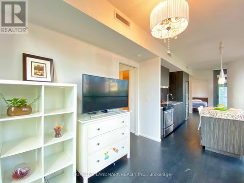 606 - 101 Charles Street E, Toronto, ON - Indoor