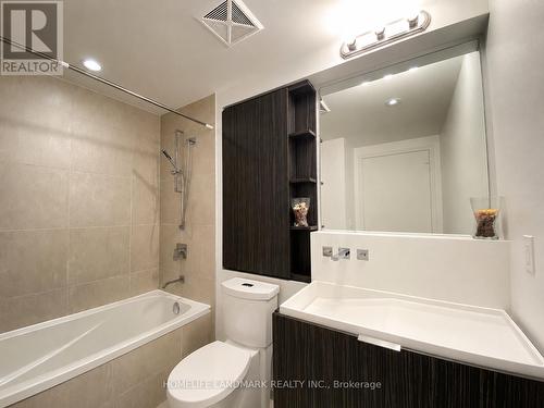 606 - 101 Charles Street E, Toronto, ON - Indoor Photo Showing Bathroom