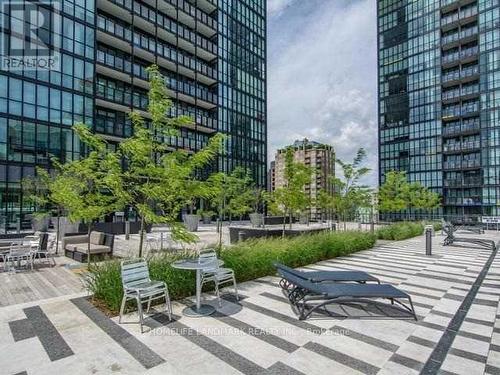606 - 101 Charles Street E, Toronto, ON - Outdoor