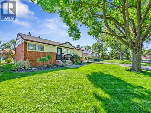 3268 VIRGINIA PARK  Windsor, ON N9E 2C3