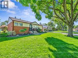 3268 VIRGINIA PARK Windsor, ON N9E 2C3