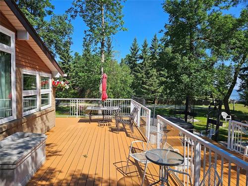 Front Deck - 2 Weeping Birch Avenue, Gimli Rm, MB - Outdoor With Exterior