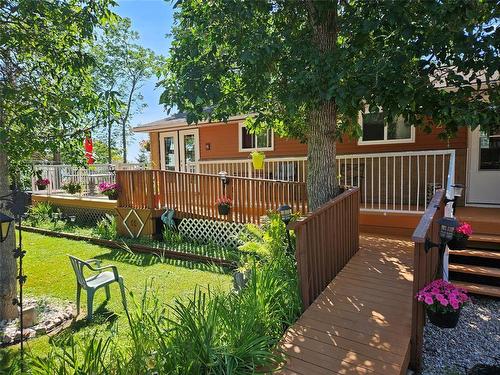 Wheel Chair Ramp - 2 Weeping Birch Avenue, Gimli Rm, MB - Outdoor With Deck Patio Veranda