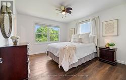 Primary bedroom w/ ensuite - 