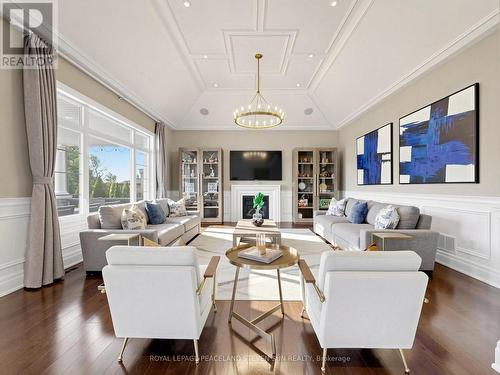 115 Carmichael Crescent, King, ON - Indoor Photo Showing Living Room