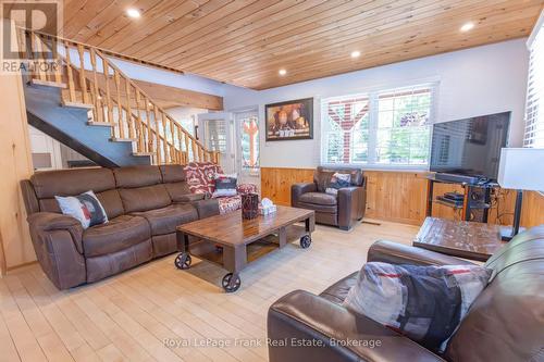 Main Floor Living Room - 1291 South Wilberforce Road, Highlands East (Monmouth), ON 