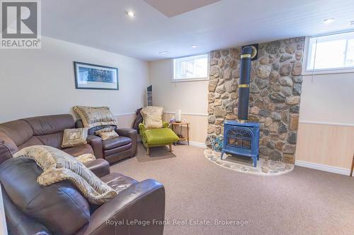 Family Room - 1291 South Wilberforce Road, Highlands East (Monmouth), ON 