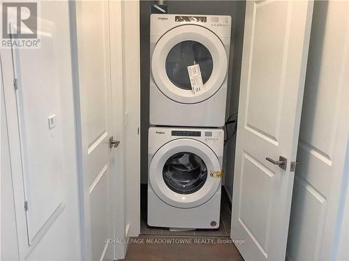 1304 - 15 Glebe Street E, Cambridge, ON - Indoor Photo Showing Laundry Room