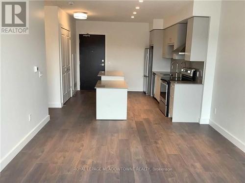 1304 - 15 Glebe Street E, Cambridge, ON - Indoor Photo Showing Kitchen