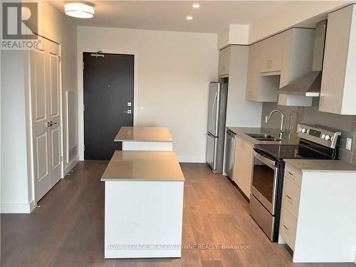 1304 - 15 Glebe Street E, Cambridge, ON - Indoor Photo Showing Kitchen With Double Sink