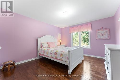 Bright Bedroom 2 w/Hardwood Floors - 14 Panandrick View Drive, Ottawa, ON 