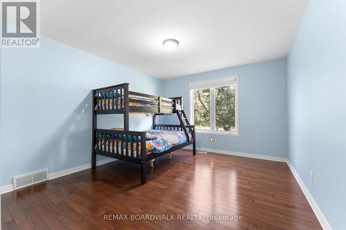 Spacious Bedroom 3 w/Hardwood Floors - 14 Panandrick View Drive, Ottawa, ON 