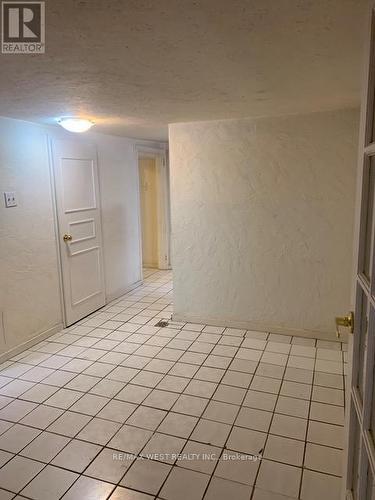 LOWER - 730 LOGAN AVENUE , Toronto, Ontario M4K 3C6 4