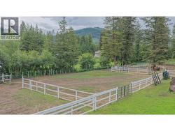 Fenced & Cross Fenced for Horses - 