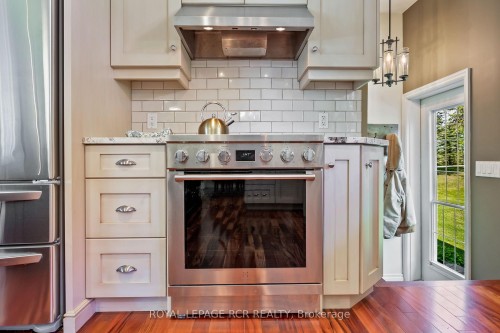 426079 25 Side Road, Mono, ON - Indoor Photo Showing Kitchen With Upgraded Kitchen