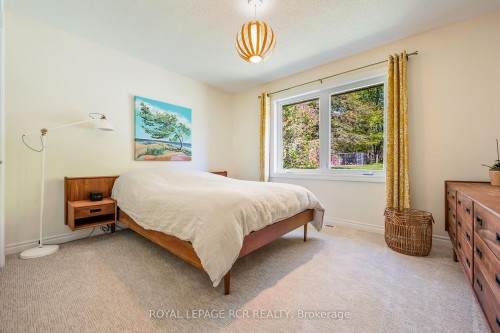 426079 25 Side Road, Mono, ON - Indoor Photo Showing Bedroom
