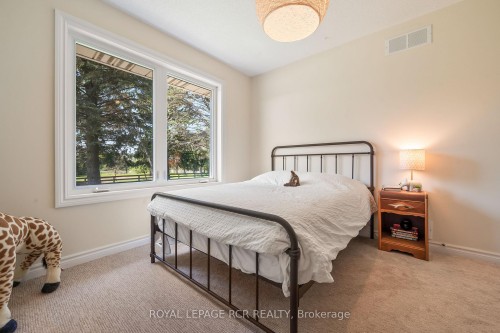 426079 25 Side Road, Mono, ON - Indoor Photo Showing Bedroom
