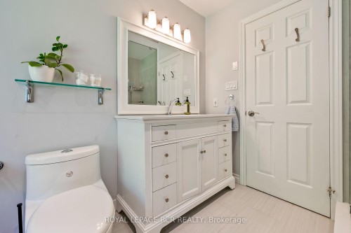 426079 25 Side Road, Mono, ON - Indoor Photo Showing Bathroom