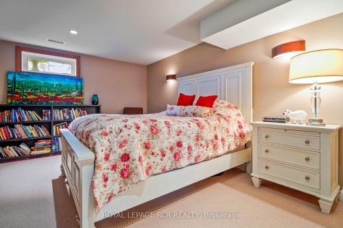 426079 25 Side Road, Mono, ON - Indoor Photo Showing Bedroom