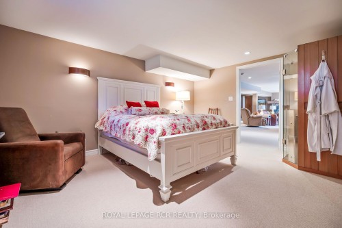 426079 25 Side Road, Mono, ON - Indoor Photo Showing Bedroom