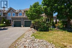 22 TERRACE DRIVE Ottawa, ON K2H 9N2