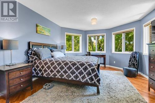 East facing windows offer loads of daylight - 22 Terrace Drive, Ottawa, ON 