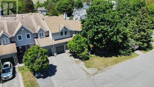 End unit, lots of parking - 22 Terrace Drive, Ottawa, ON 
