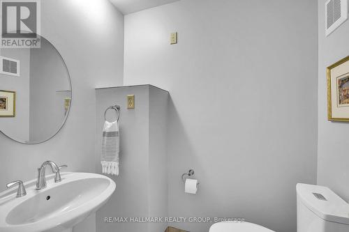 Main floor powder room-spacious - 39 Biscayne Crescent, Ottawa, ON 