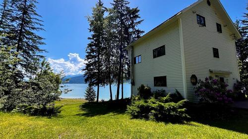620 Applegrove Road, Fauquier, BC - Outdoor