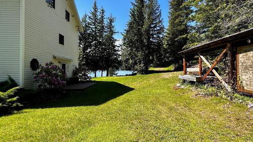 620 Applegrove Road, Fauquier, BC - Indoor