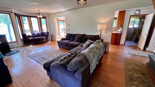 620 Applegrove Road, Fauquier, BC -  Photo Showing Dining Room With Body Of Water